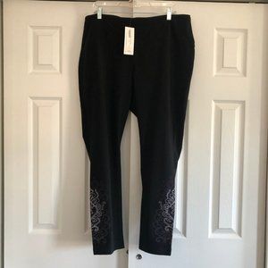 NWT Chico's Zenergy So Slimming Medallion Embroidered Black Pant (Size 3)
